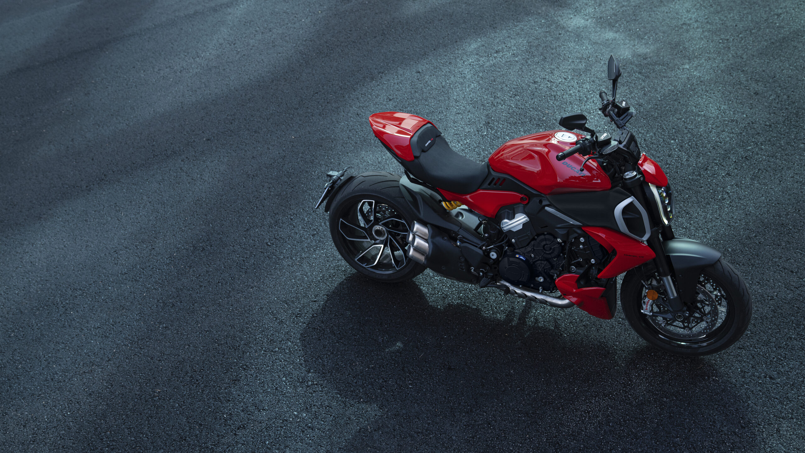 Wallpaper Diavel V4 amplo