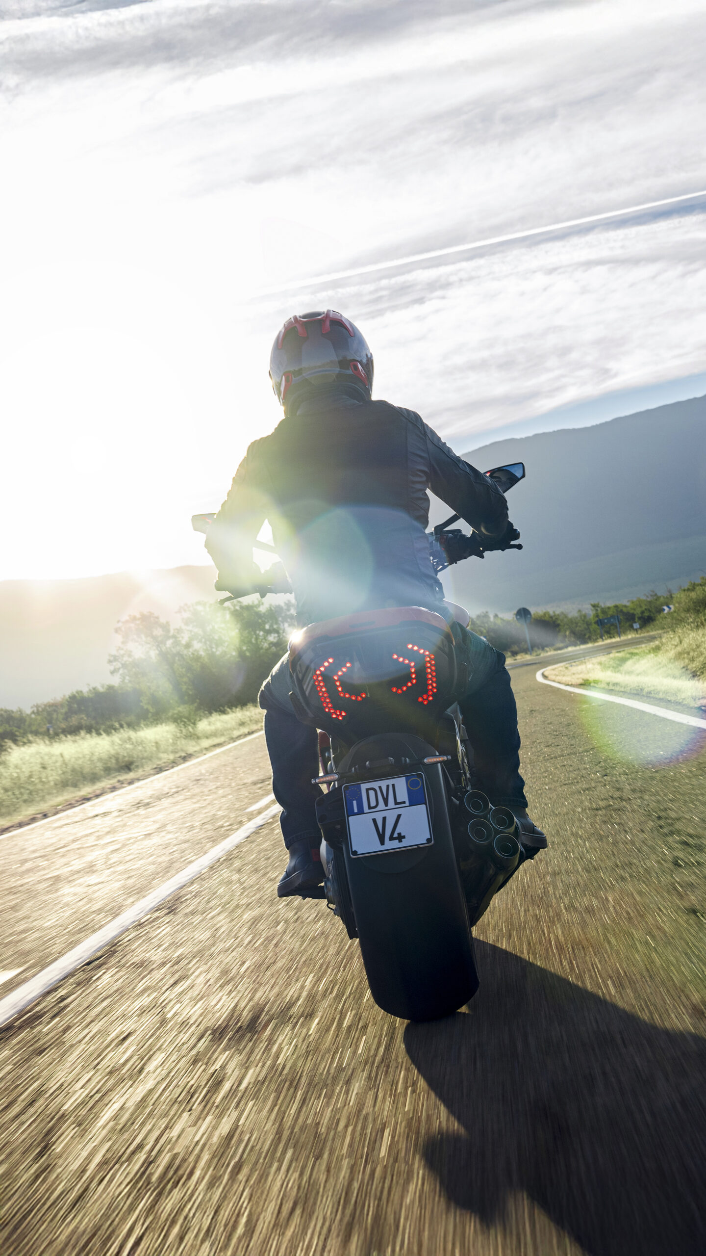 Wallpaper Diavel V4 Horizonte