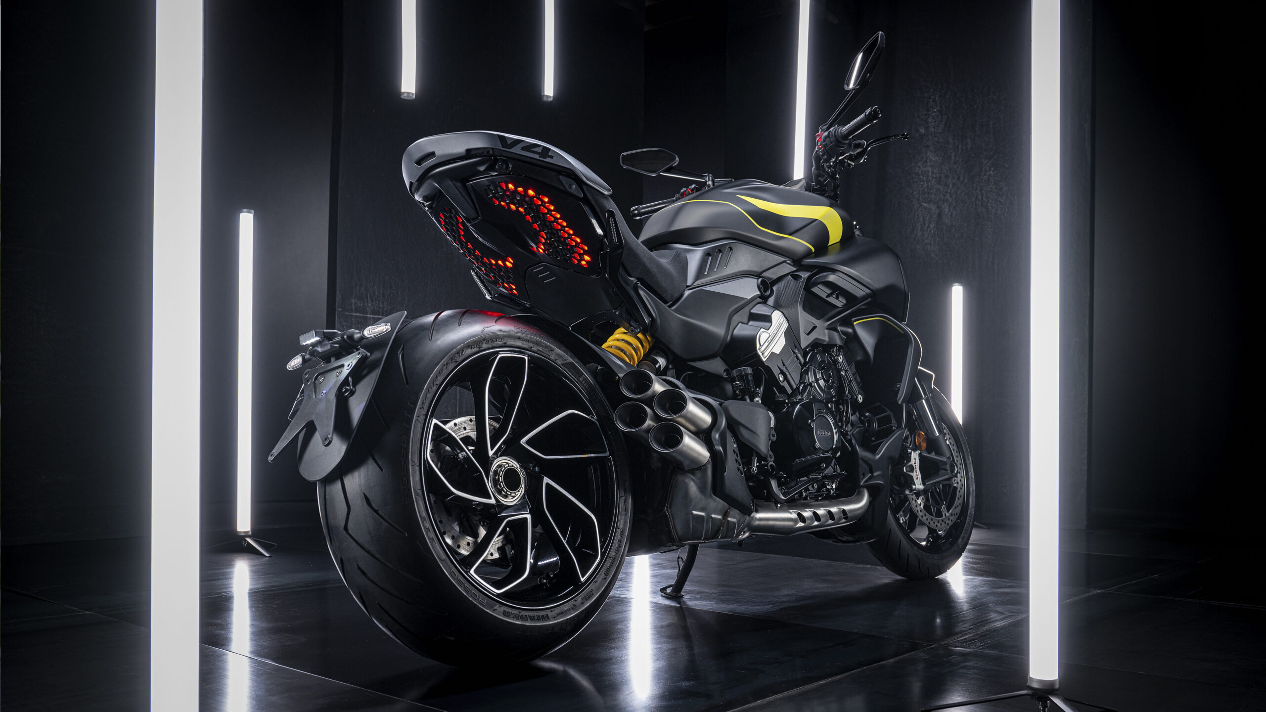 Wallpaper Diavel V4 Novo Grafismo Road Roadster