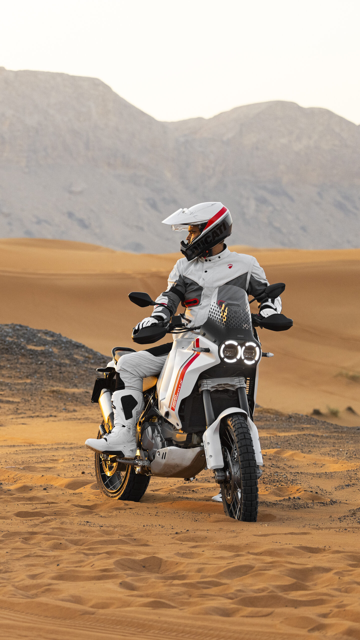 Wallpaper 4k DesertX 7