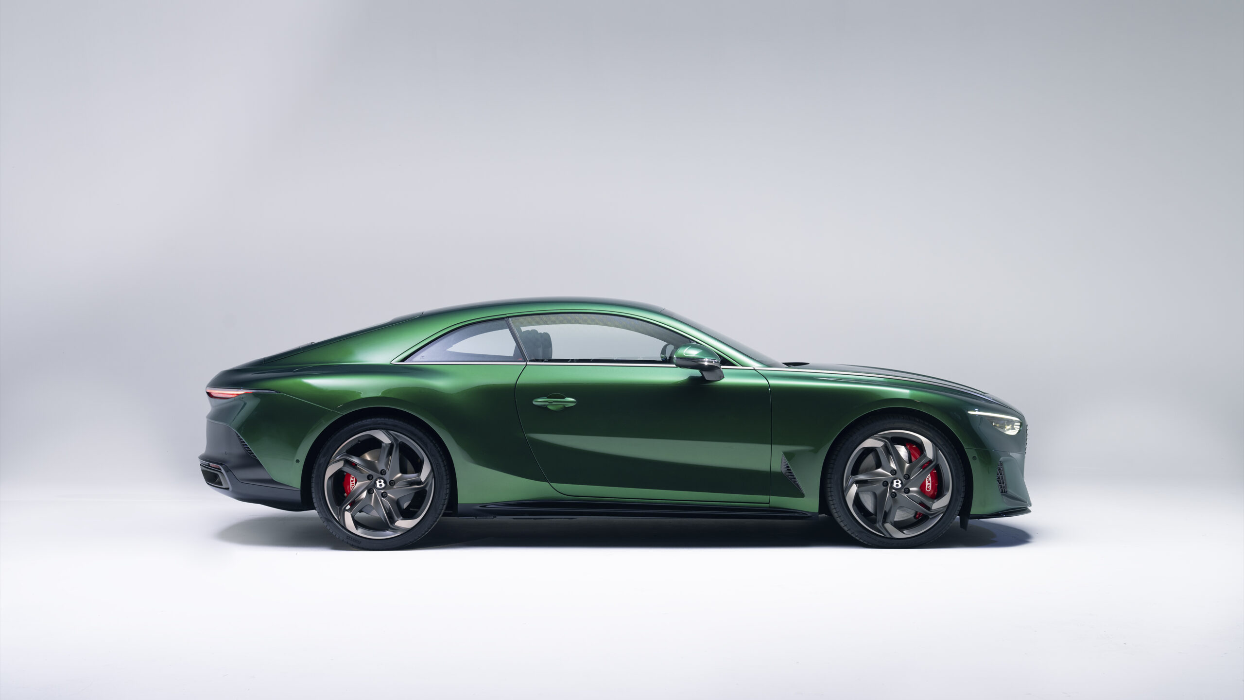 Carro Bentley Batur - Ducati Diavel