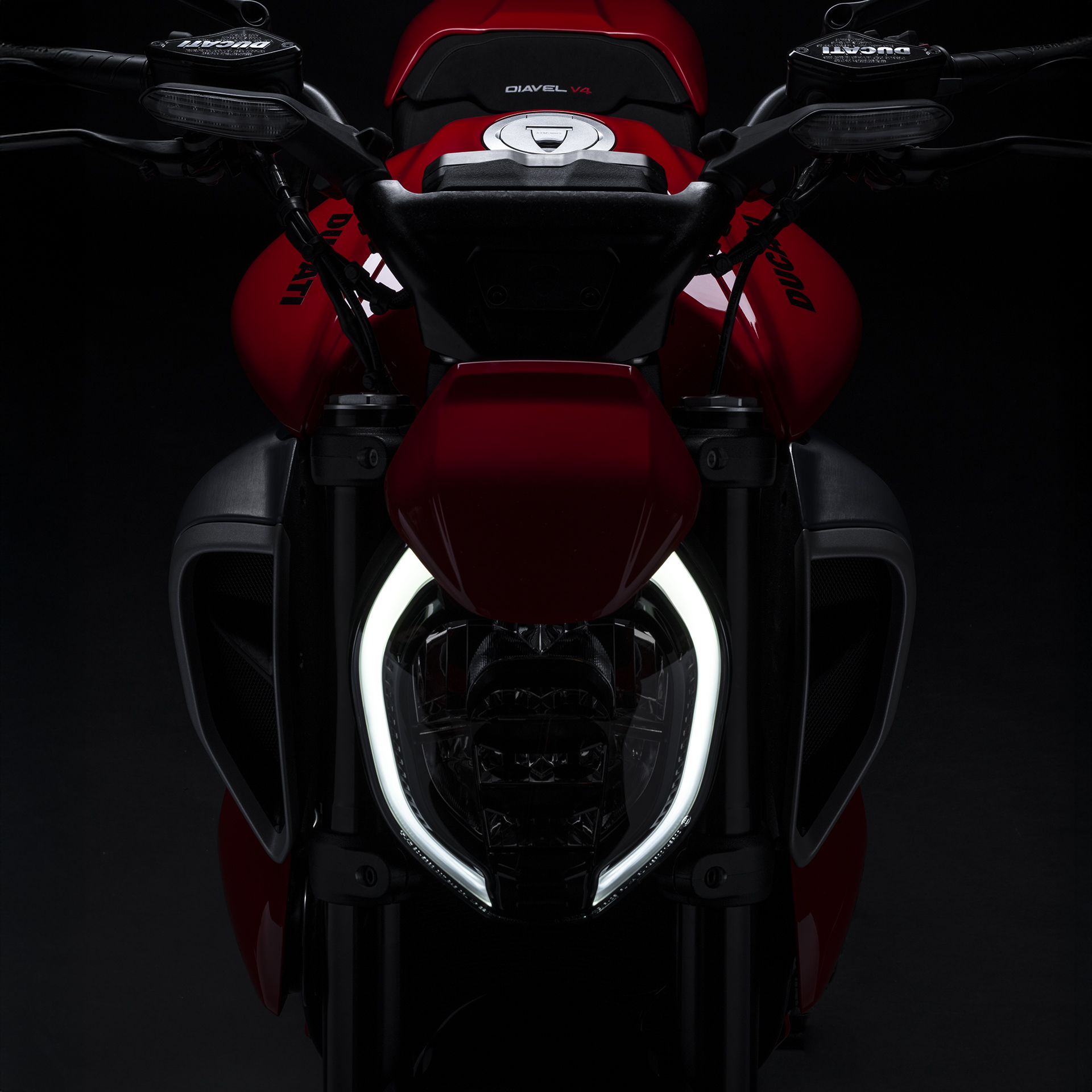 DRL Diavel V4