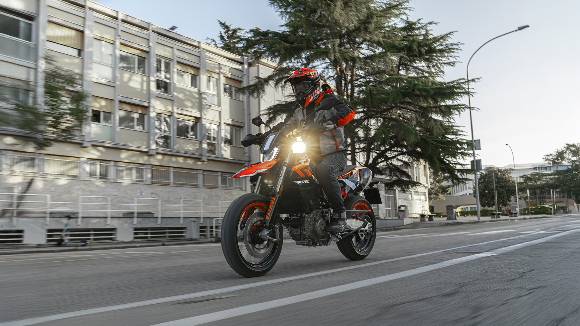 Banner 2 Hypermotard Ducati Brasília