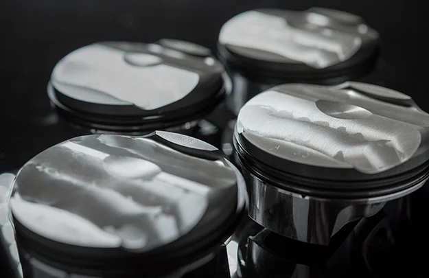 D16Stradale-SlidCard-StradaPista-02-625x405