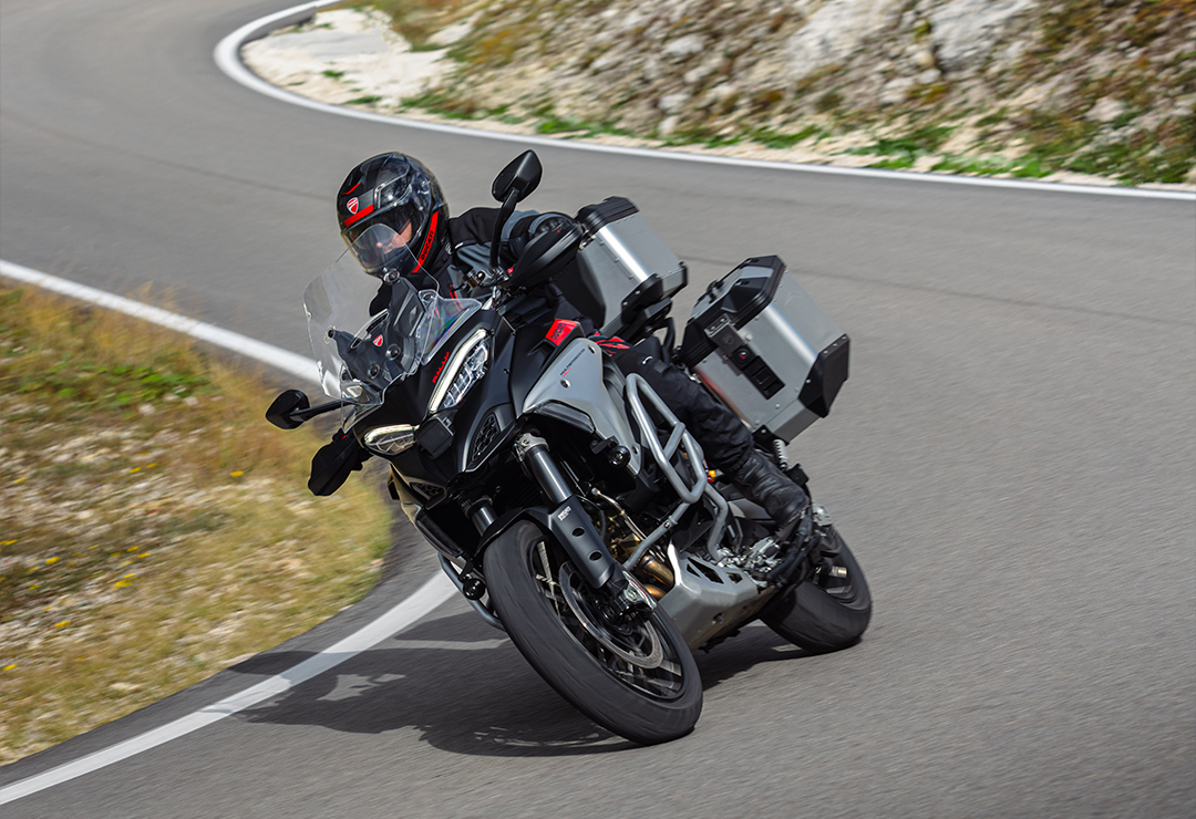 Ducati-Multistrada-V4-Rally-overview-carousel-imgtxt-full-1080x740-02