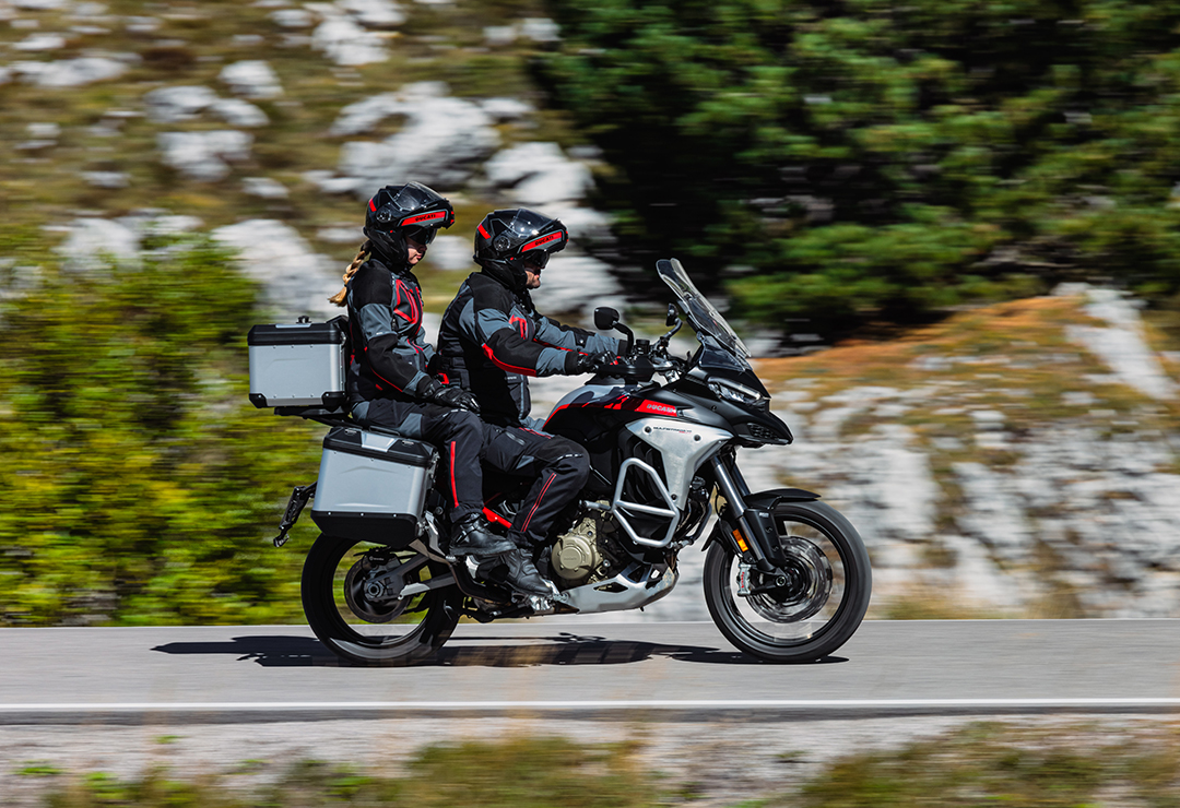 Ducati-Multistrada-V4-Rally-overview-carousel-imgtxt-full-1080x740-03