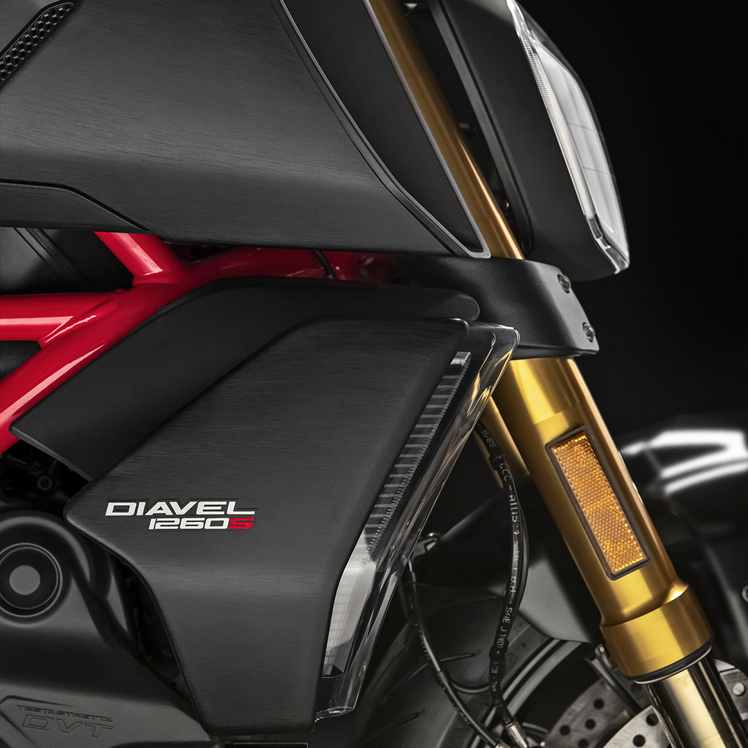 Ergonomia ducati Diavel 1260 S
