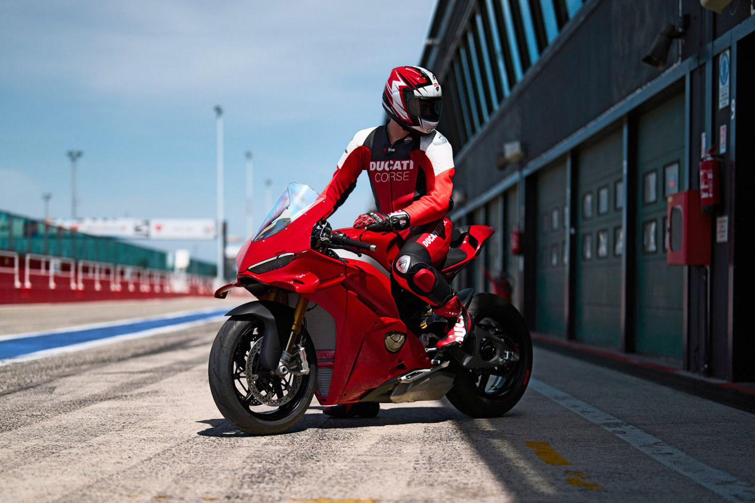 Esportiva - Equipamentos Ducati Brasília