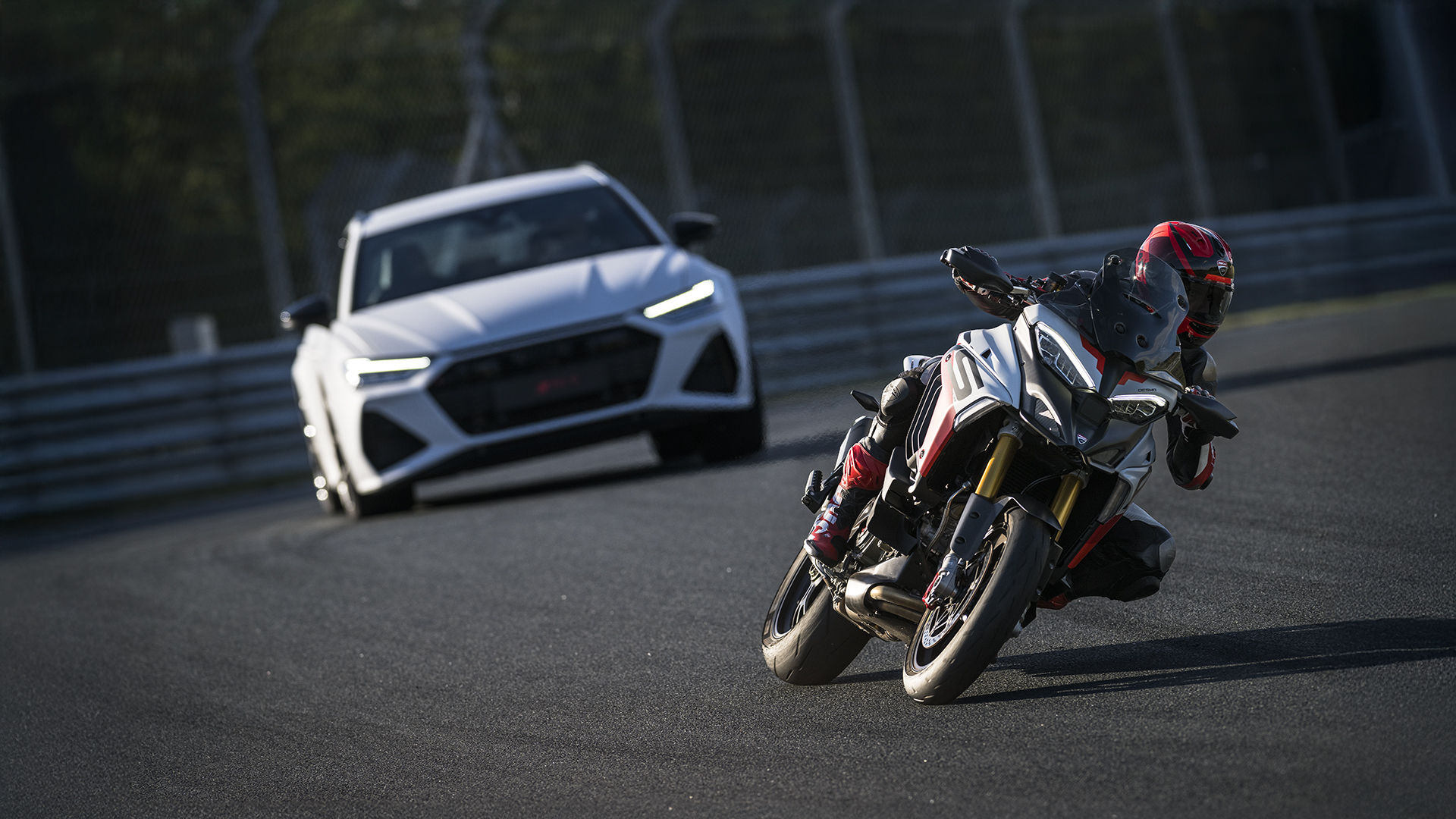 Explorar - Multistrada V4 RS