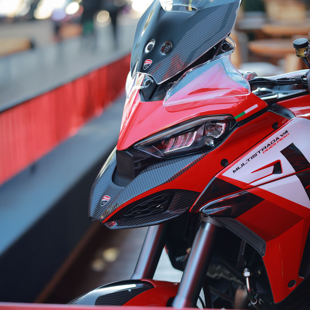 MTS V4 S Pikes Piek - Personalizações Ducati Brasília