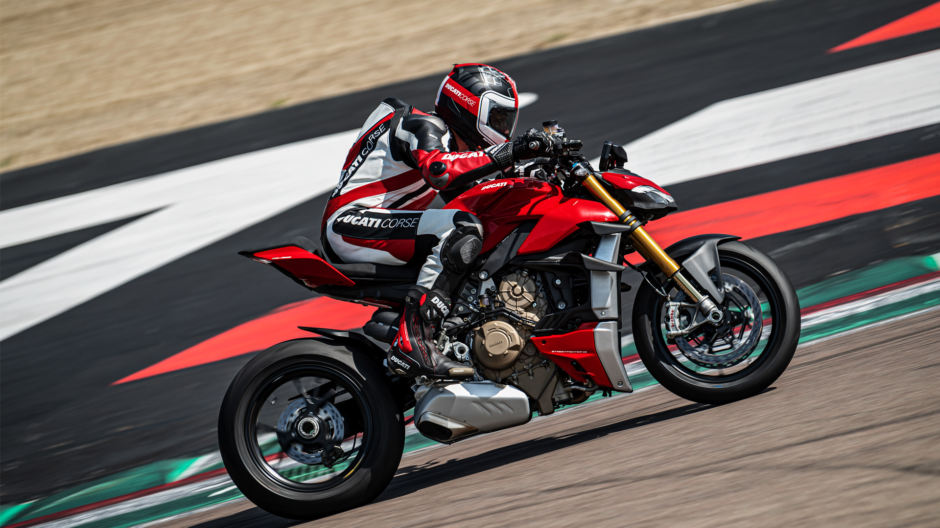 Streetfighter-V4-Red-Y20-02-Ciclistica-Ergonomia-Editorial-16-9-1920x1080