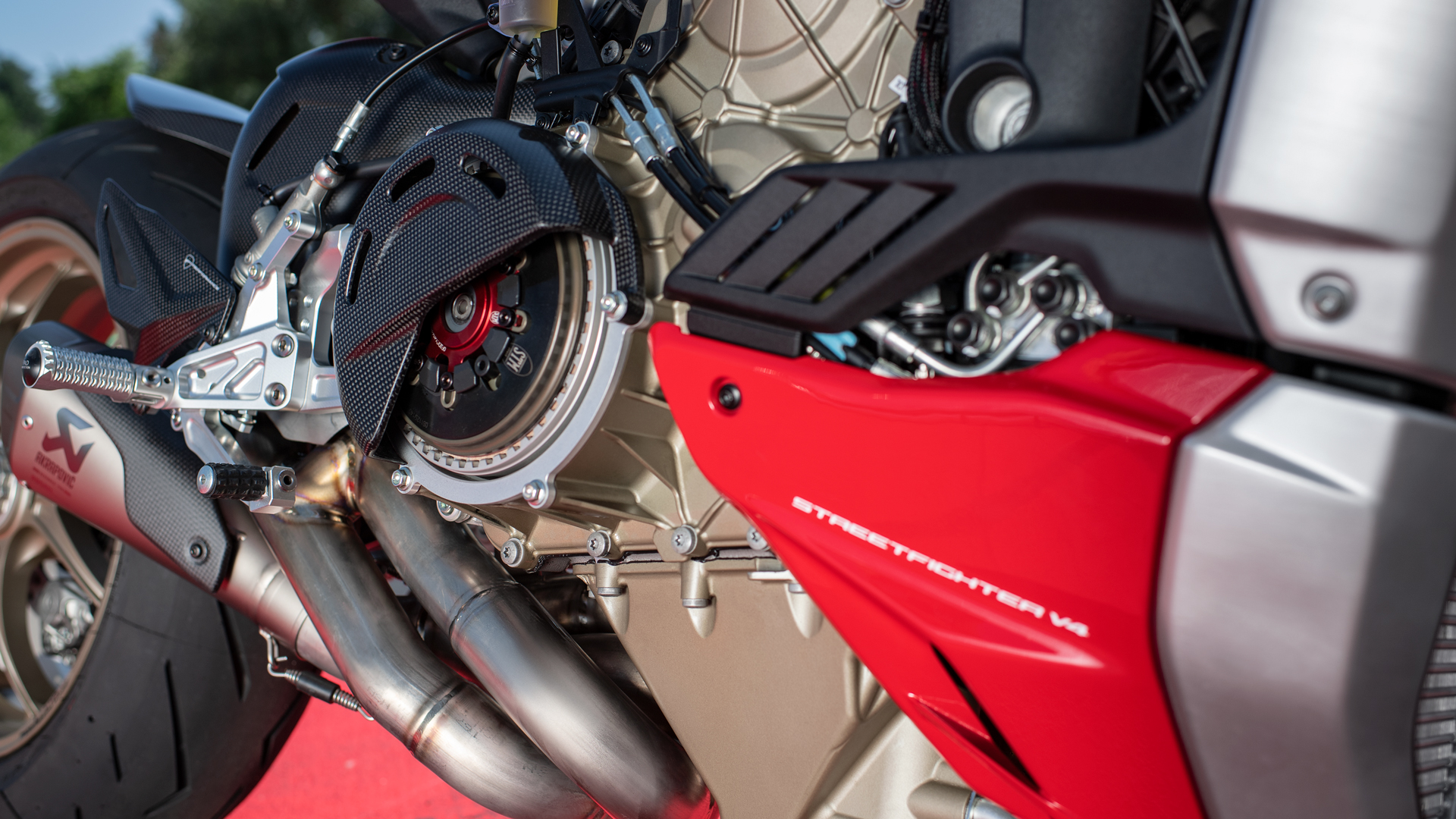 accessori_1715-editorial-frizione-a-secco-1920x1080