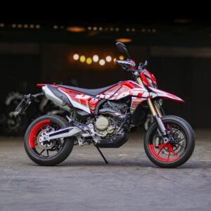 HYPERMOTARD 698